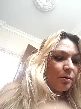 Snapshot of MalorySweet chatting on 03-14-25, 06:18 MalorySweet online show from 03-14-25, 06:18