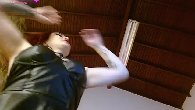 Snapshot of madame_ibby chatting on 10-31-25, 01:34 madame ibby online show from 10-31-25, 01:34