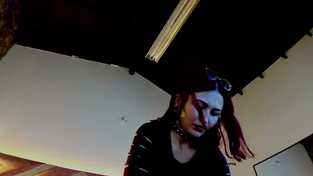 Snapshot of madame_ibby chatting on 12-17-25, 12:55 madame ibby online show from 12-17-25, 12:55