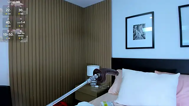 Snapshot of doll_bella_ chatting on 09-18-25, 08:00 doll bella online show from 09-18-25, 08:00