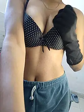 Snapshot of Cute_ritu0 chatting on 02-24-25, 09:00 Cute ritu0 online show from 02-24-25, 09:00