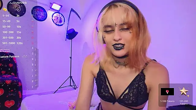 lizeth darks online show from 12-11-24, 09:23
