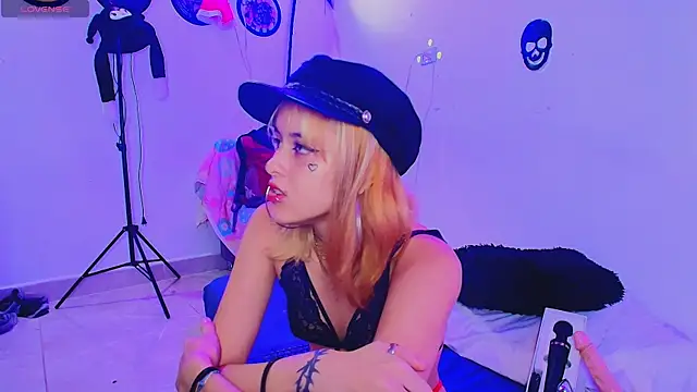 lizeth darks online show from 12-21-24, 06:44