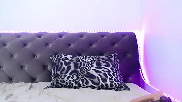 TiffanyPeretz online show from 09-17-25, 05:36