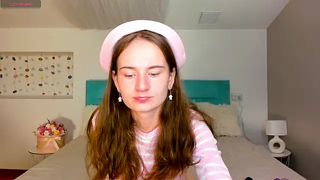 L1ittle kitty  online show from 09-09-25, 05:29