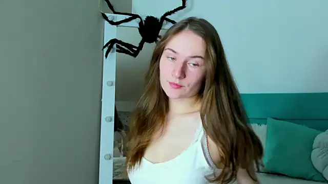 L1ittle kitty  online show from 11-08-25, 06:35