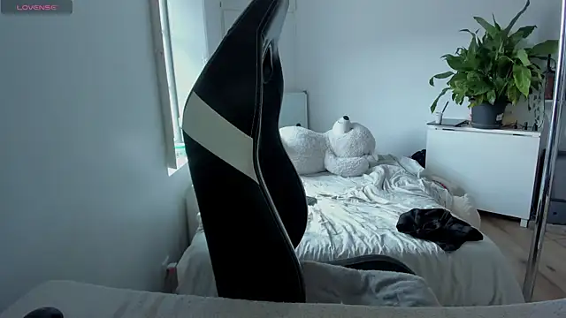 CeriseLapine online show from 03-09-25, 12:20