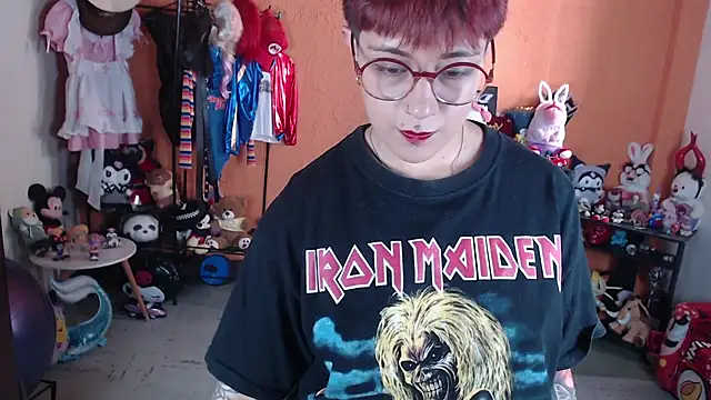Snapshot of MissMiia2 chatting on 07-14-26, 08:36 MissMiia2 online show from 07-14-26, 08:36
