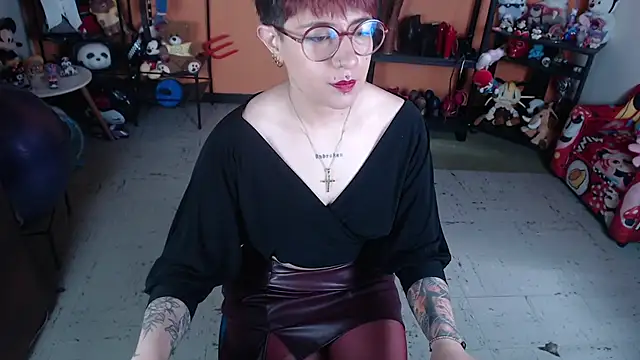 Snapshot of MissMiia2 chatting on 07-23-26, 01:20 MissMiia2 online show from 07-23-26, 01:20