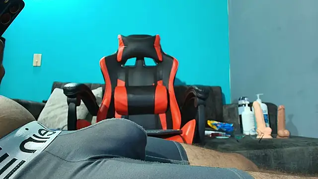 skinny and boyfriend online show from 12-15-25, 04:33