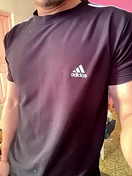 Snapshot of alburt_1996 chatting on 01-17-26, 04:06 alburt 1996 online show from 01-17-26, 04:06