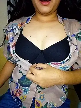 Snapshot of Indianhyna chatting on 09-10-25, 07:52 Indianhyna online show from 09-10-25, 07:52