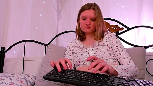 LilianSwall online show from 03-16-25, 12:44