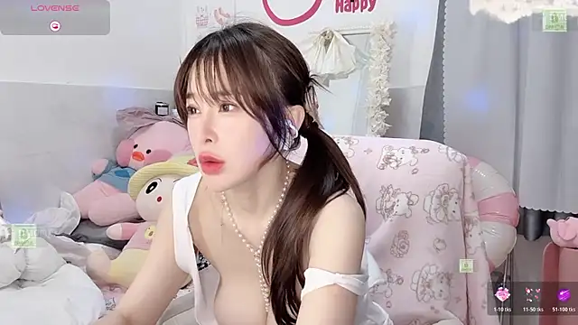 Snapshot of Carly_1 chatting on 05-11-26, 04:04 Carly 1 online show from 05-11-26, 04:04