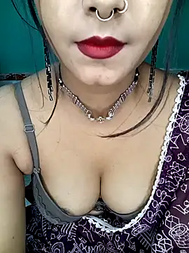 Diamond queeen online show from 12-21-24, 09:36