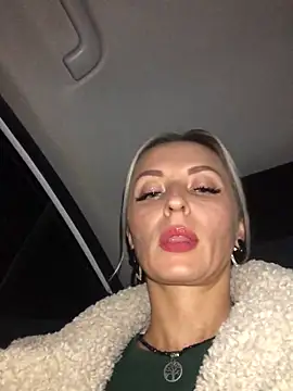 Diamond Bunny  online show from 12-11-24, 04:20