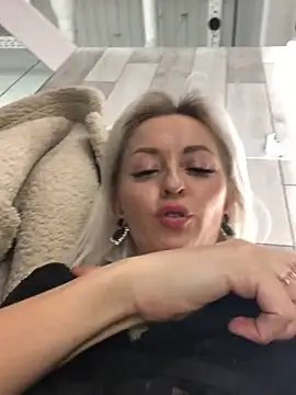 Diamond Bunny  online show from 12-16-24, 04:16
