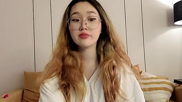 Jennatyan online show from 04-17-26, 06:16