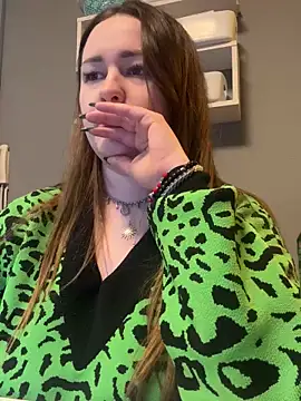 Emma B1uem online show from 12-21-24, 07:38