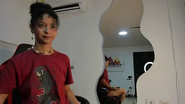 Snapshot of Milanxht chatting on 01-19-25, 09:02 Milanxht online show from 01-19-25, 09:02