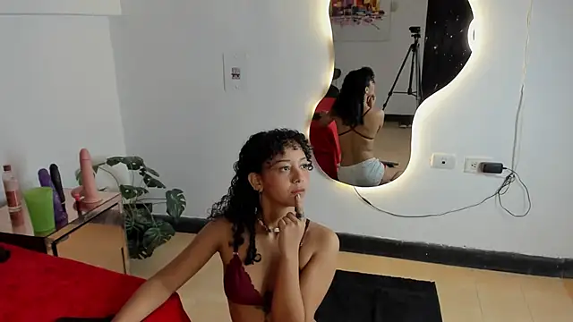 Snapshot of Milanxht chatting on 02-03-25, 01:30 Milanxht online show from 02-03-25, 01:30