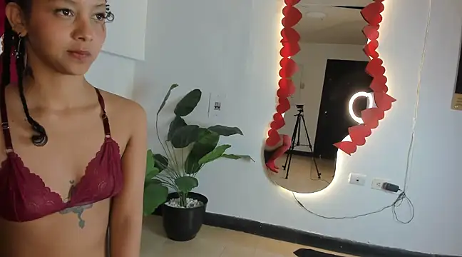 Snapshot of Milanxht chatting on 02-17-25, 03:25 Milanxht online show from 02-17-25, 03:25