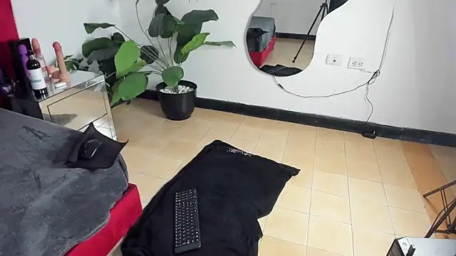 Snapshot of Milanxht chatting on 02-20-25, 09:20 Milanxht online show from 02-20-25, 09:20