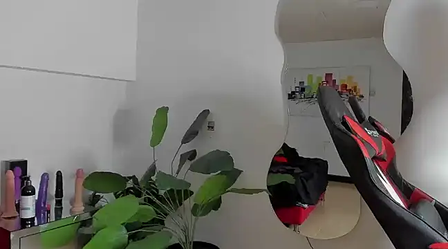 Snapshot of Milanxht chatting on 03-04-25, 09:00 Milanxht online show from 03-04-25, 09:00