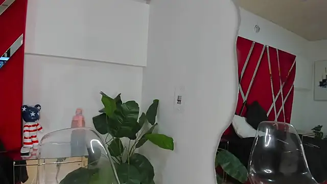 Snapshot of Milanxht chatting on 09-08-25, 08:30 Milanxht online show from 09-08-25, 08:30