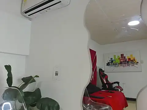 Snapshot of Milanxht chatting on 09-27-25, 09:09 Milanxht online show from 09-27-25, 09:09