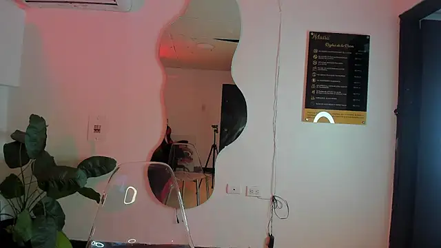 Snapshot of Milanxht chatting on 12-05-25, 08:05 Milanxht online show from 12-05-25, 08:05