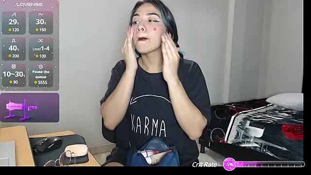 Snapshot of Lune_Claire chatting on 02-10-25, 12:18 Lune Claire online show from 02-10-25, 12:18