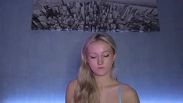 MiaNixan online show from 09-19-25, 07:47