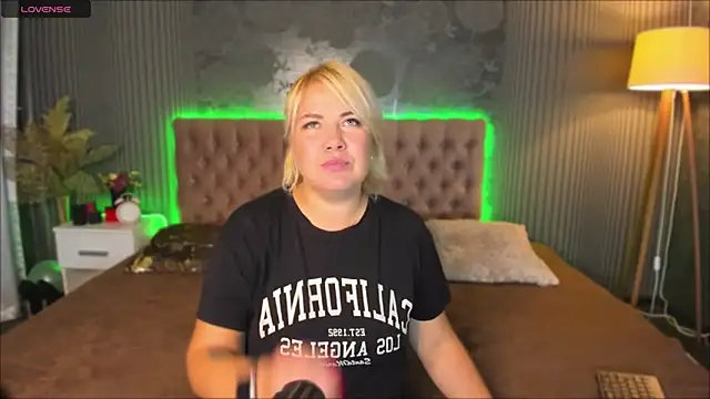 CurlyDreams online show from 09-24-25, 11:57