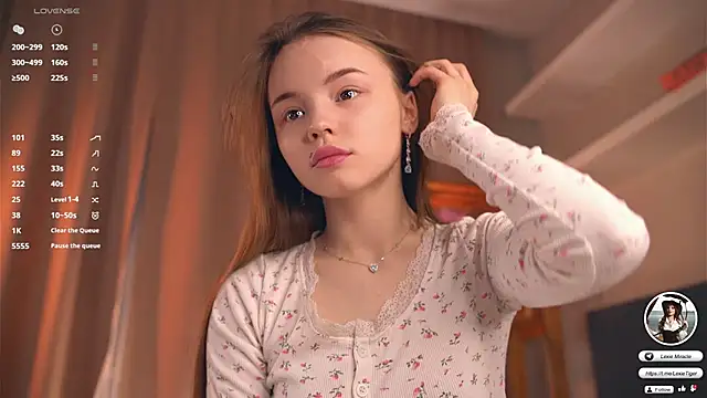 Miss miracle online show from 10-27-25, 04:44