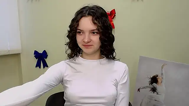  SusieSu  online show from 02-23-25, 06:17