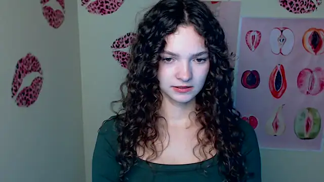  SusieSu  online show from 10-04-25, 07:01