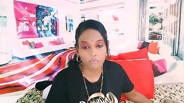 Snapshot of IndianLoveBug chatting on 09-15-25, 05:24 IndianLoveBug online show from 09-15-25, 05:24