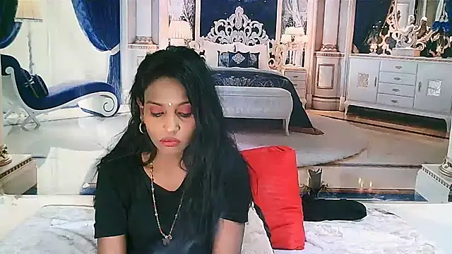 Snapshot of IndianLoveBug chatting on 09-19-25, 05:24 IndianLoveBug online show from 09-19-25, 05:24