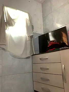 Snapshot of Gabrielleof chatting on 01-09-26, 12:19 Gabrielleof online show from 01-09-26, 12:19