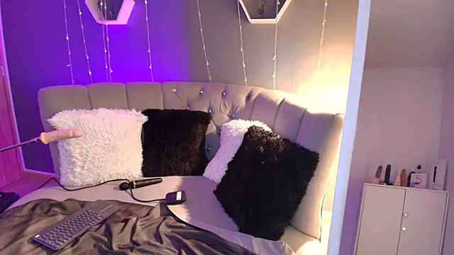 Tiffany sander online show from 01-29-25, 10:43