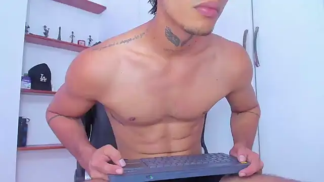 Snapshot of Jonryder_ chatting on 12-16-25, 04:12 Jonryder online show from 12-16-25, 04:12