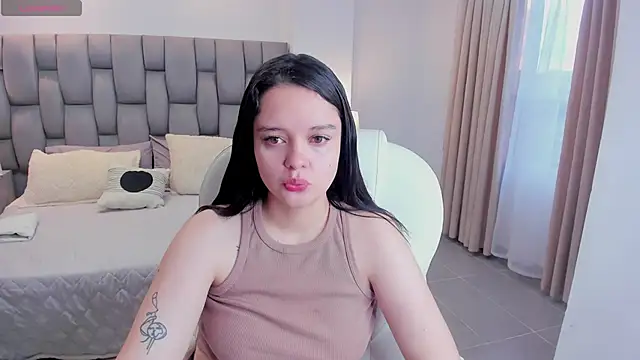 Bella-hadiid online show from 01-31-25, 11:56