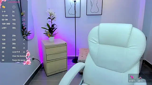 Bella-hadiid online show from 02-04-25, 11:27