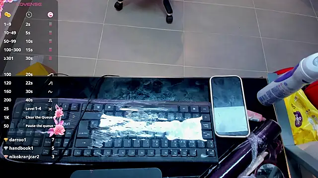 Bella-hadiid online show from 02-04-25, 05:34