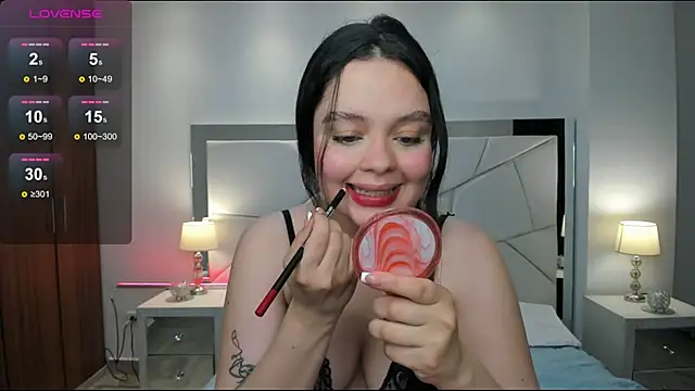 Bella-hadiid online show from 02-08-25, 11:33