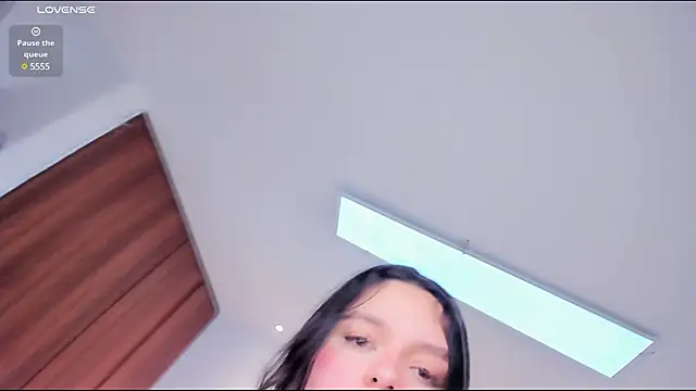 Bella-hadiid online show from 02-08-25, 02:38