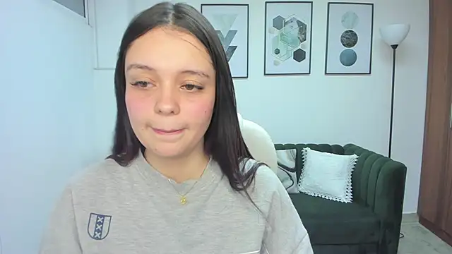Bella-hadiid online show from 02-13-25, 11:28