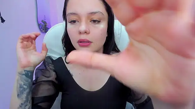 Bella-hadiid online show from 03-02-25, 02:00