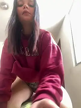 Bella-hadiid online show from 03-20-25, 05:58